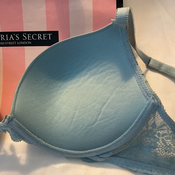 Victoria’s Secret Dream Angels Push-Up Bra - Picture 6 of 9